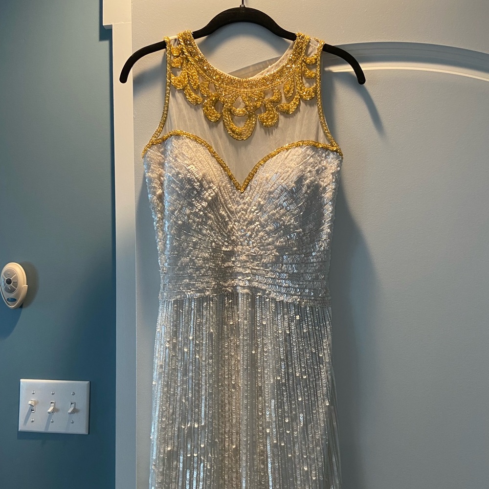 Primavera Beaded White and Gold Cocktail Dress.  Size 4. NWT